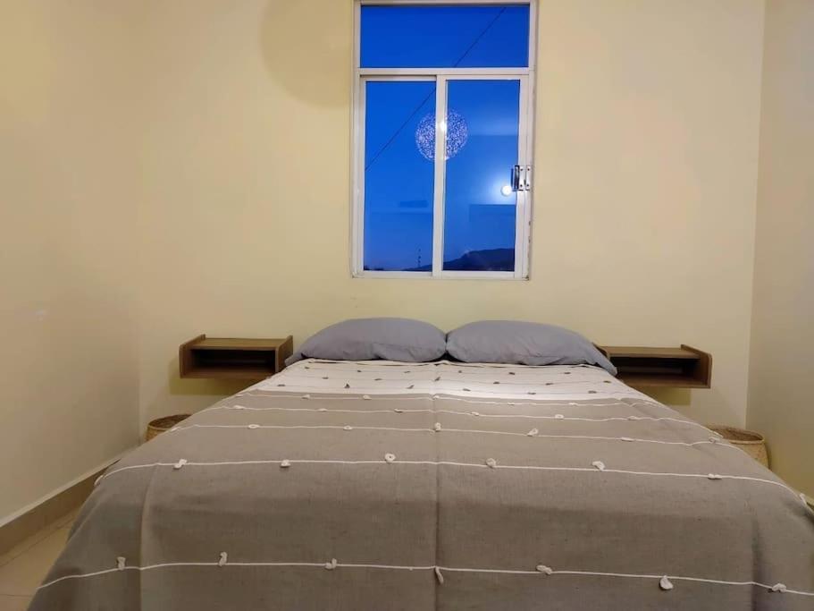 Moderno Y Tradicional, Elegante Departamento En